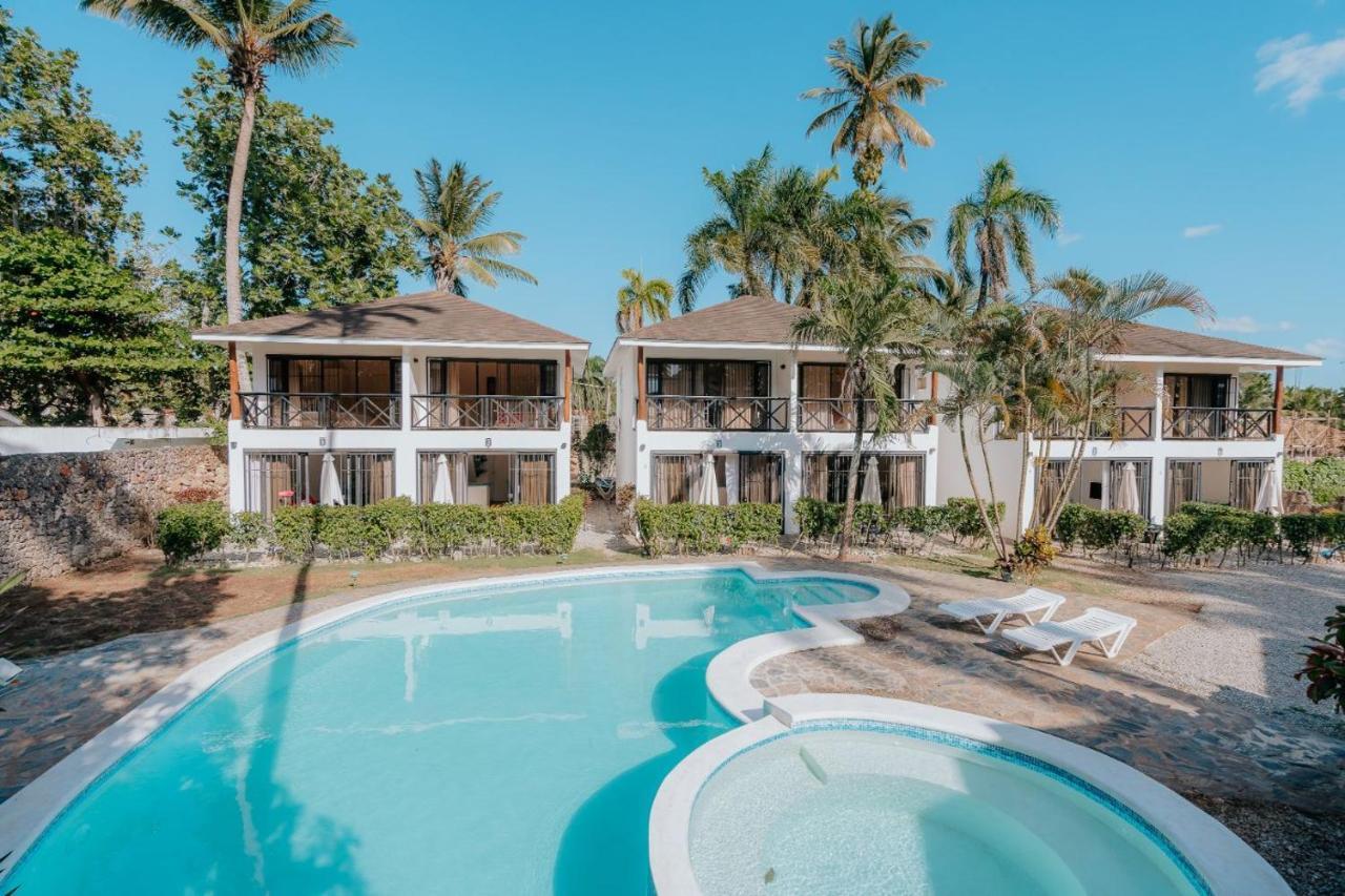 Condo Hotel Playa Las Ballenas ลาสแตร์เรนาส ภายนอก รูปภาพ