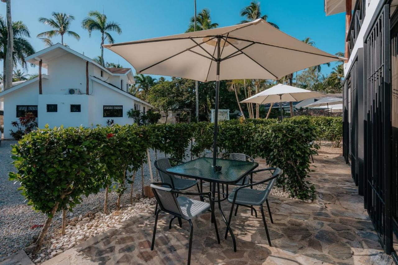 Condo Hotel Playa Las Ballenas ลาสแตร์เรนาส ภายนอก รูปภาพ