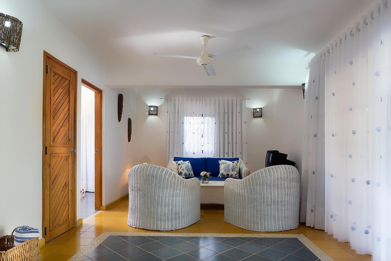 Condo Hotel Playa Las Ballenas ลาสแตร์เรนาส ภายนอก รูปภาพ